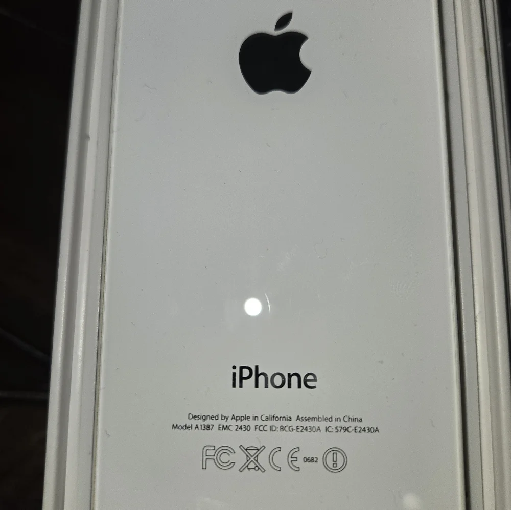 Apple iPhones - Silver and Black Untested